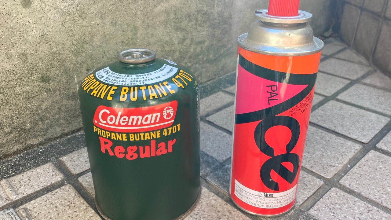 OD缶とCB缶のガスボンベの写真